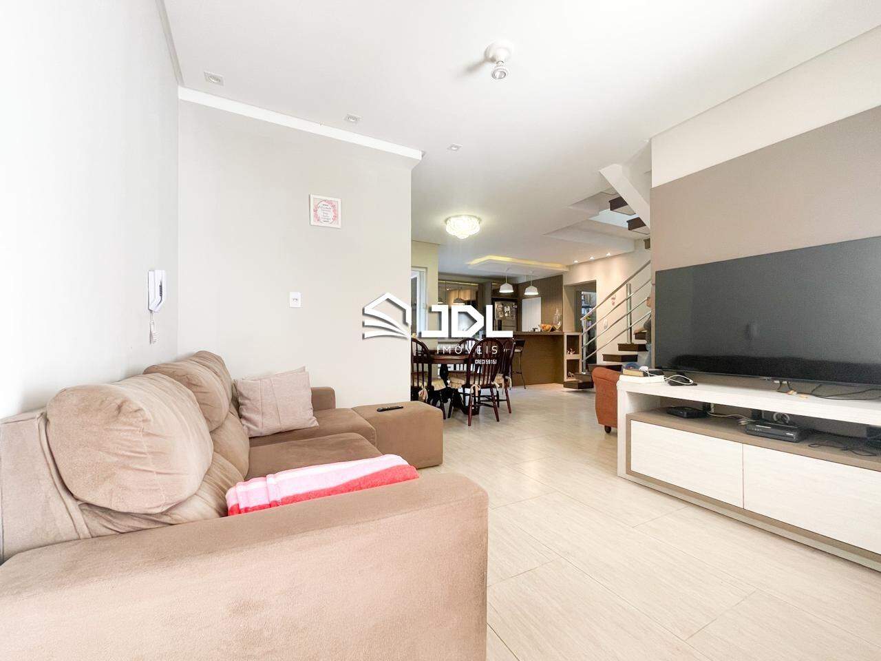 Casa à venda no bairro Velha: 