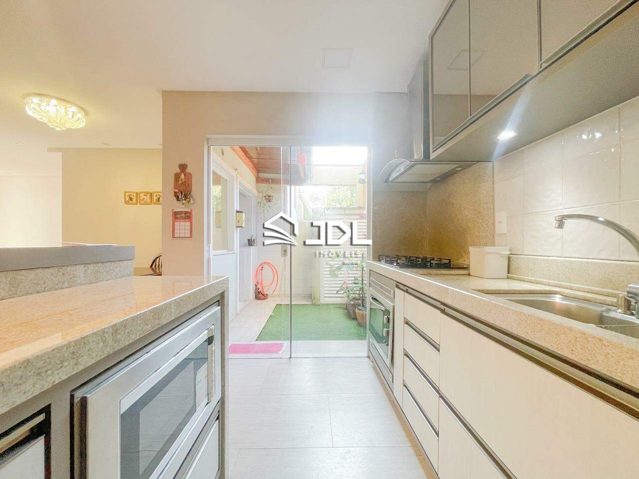 Casa à venda no bairro Velha: 
