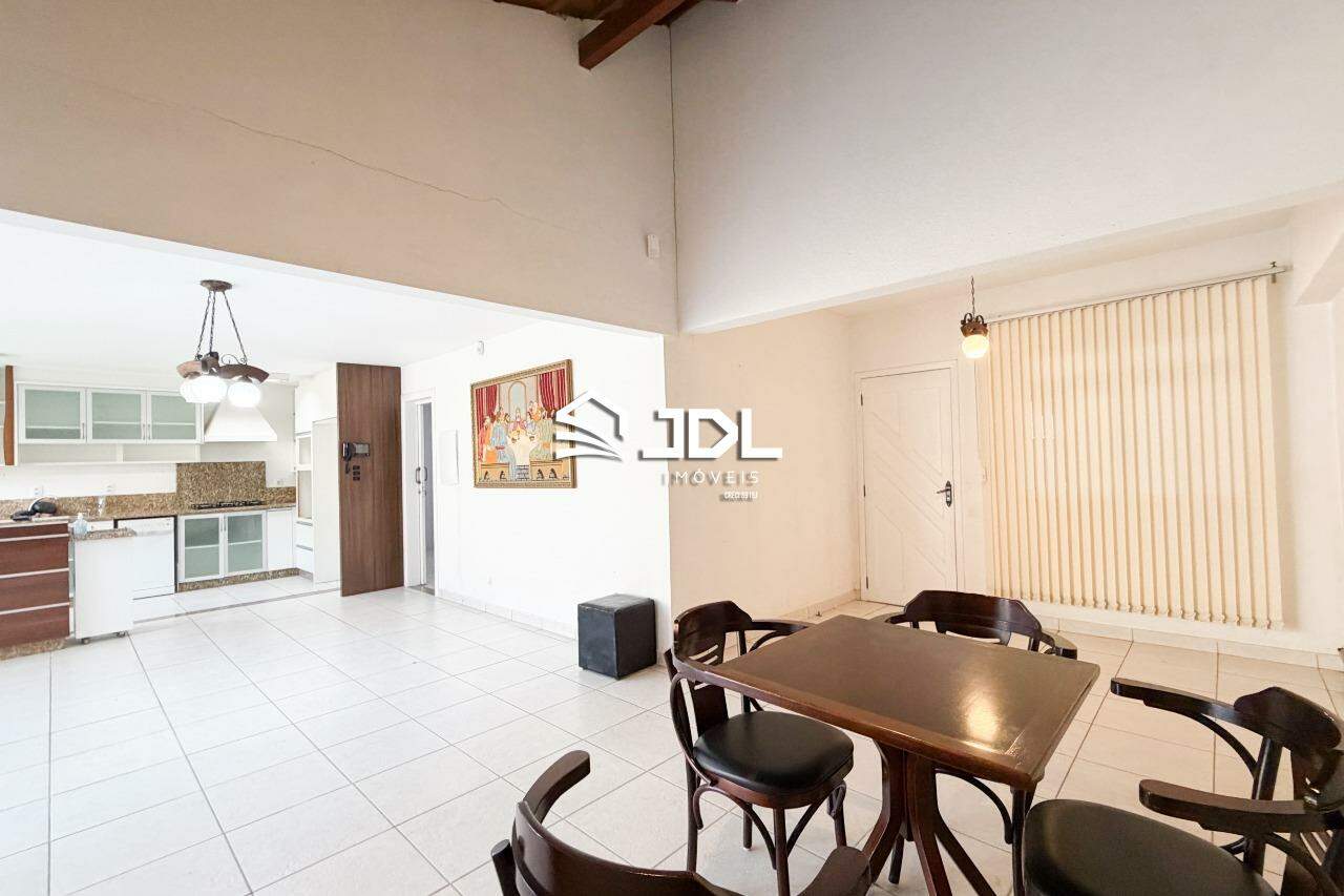 Casa à venda no bairro Velha: 