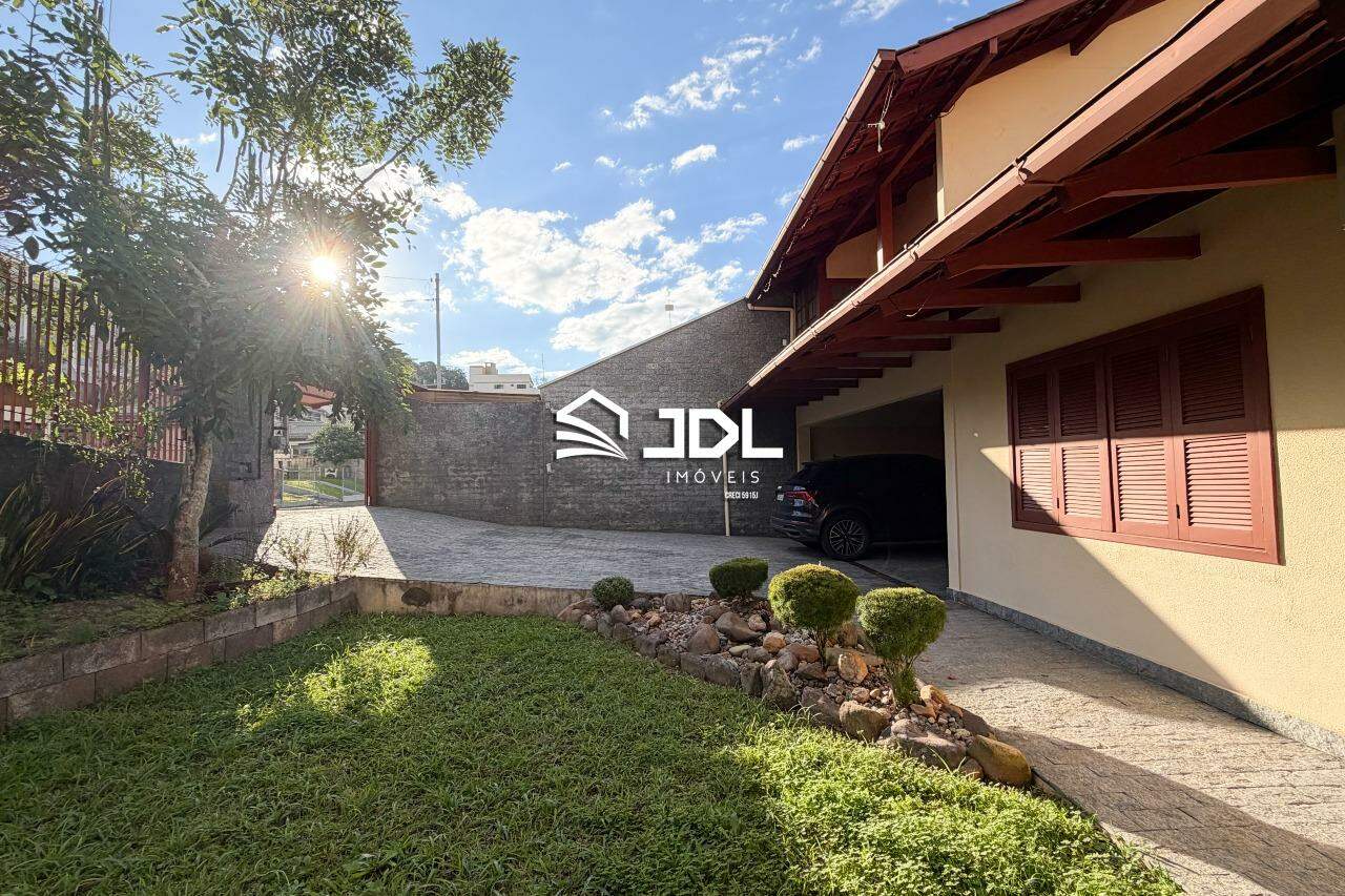 Casa à venda no bairro Velha: 