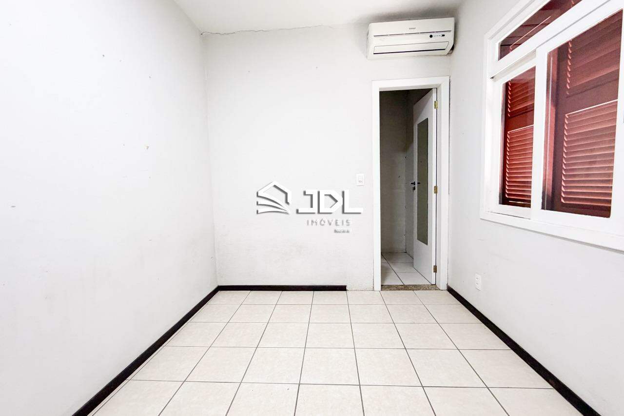Casa à venda no bairro Velha: 
