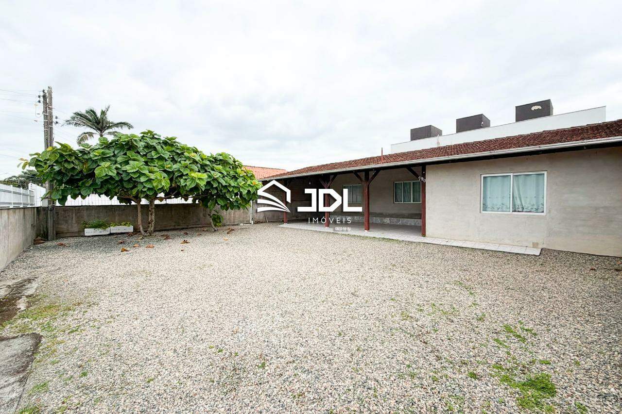 Casa à venda no bairro Armação: 