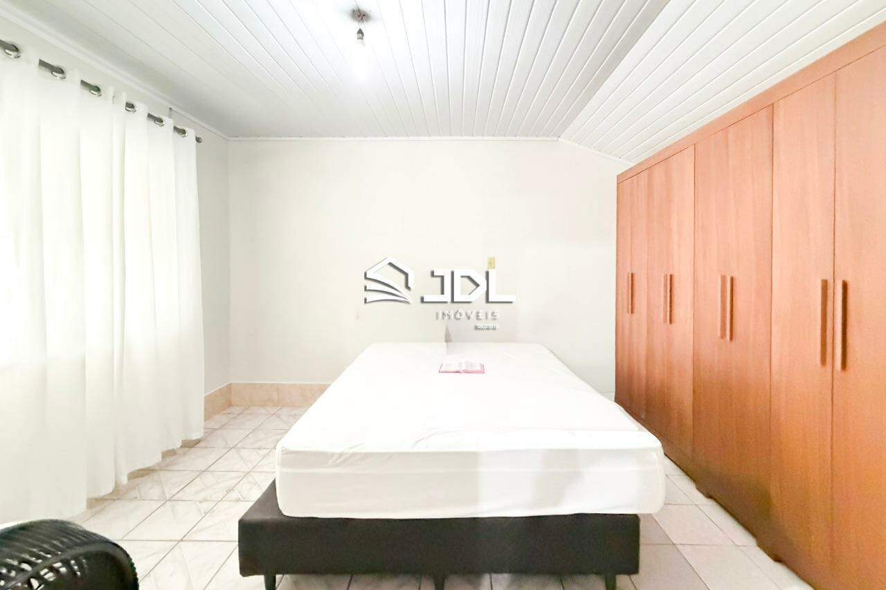 Casa à venda no bairro Armação: 