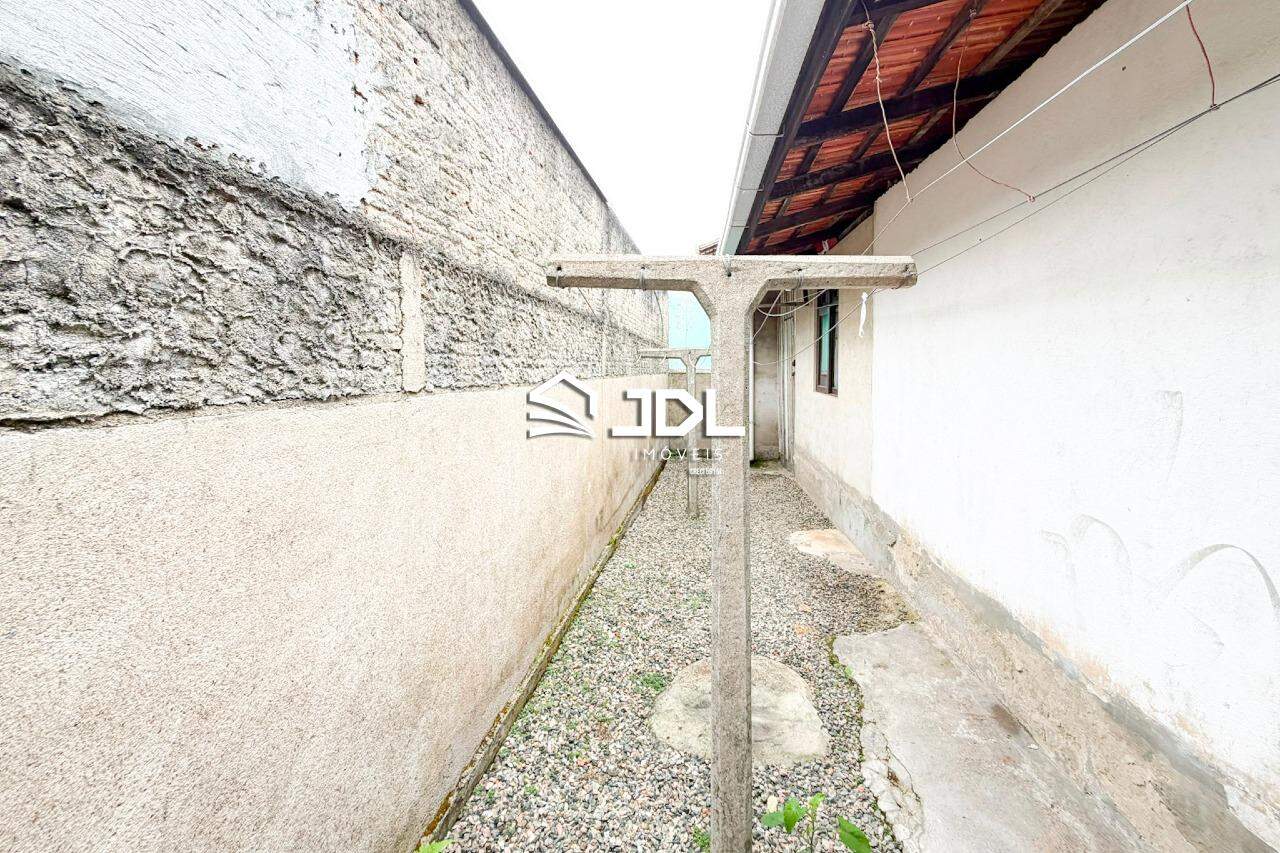 Casa à venda no bairro Armação: 