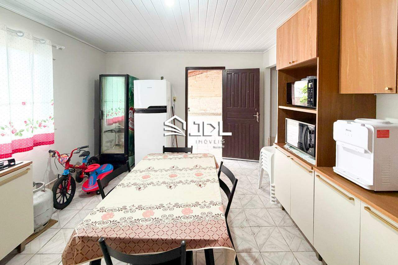 Casa à venda no bairro Armação: 
