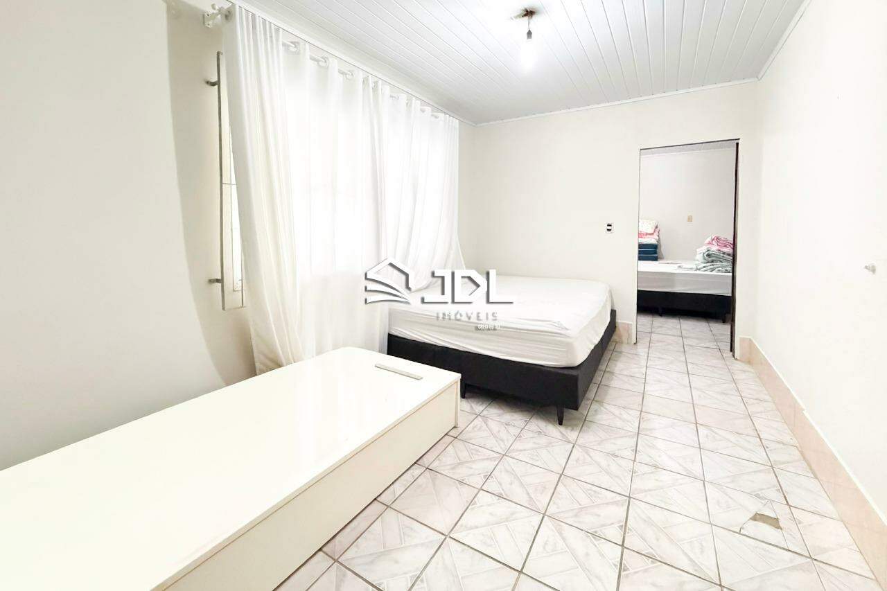 Casa à venda no bairro Armação: 