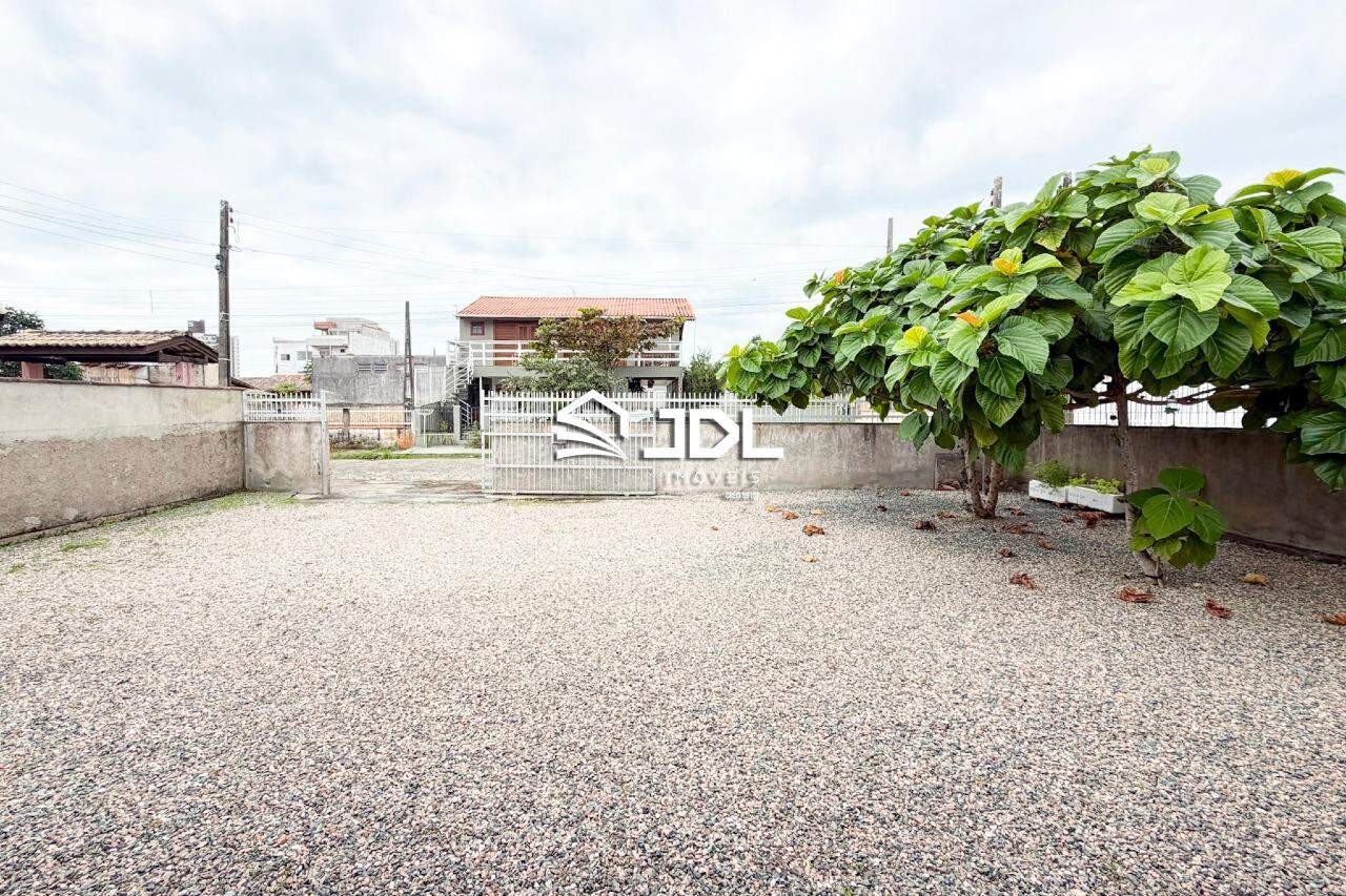 Casa à venda no bairro Armação: 