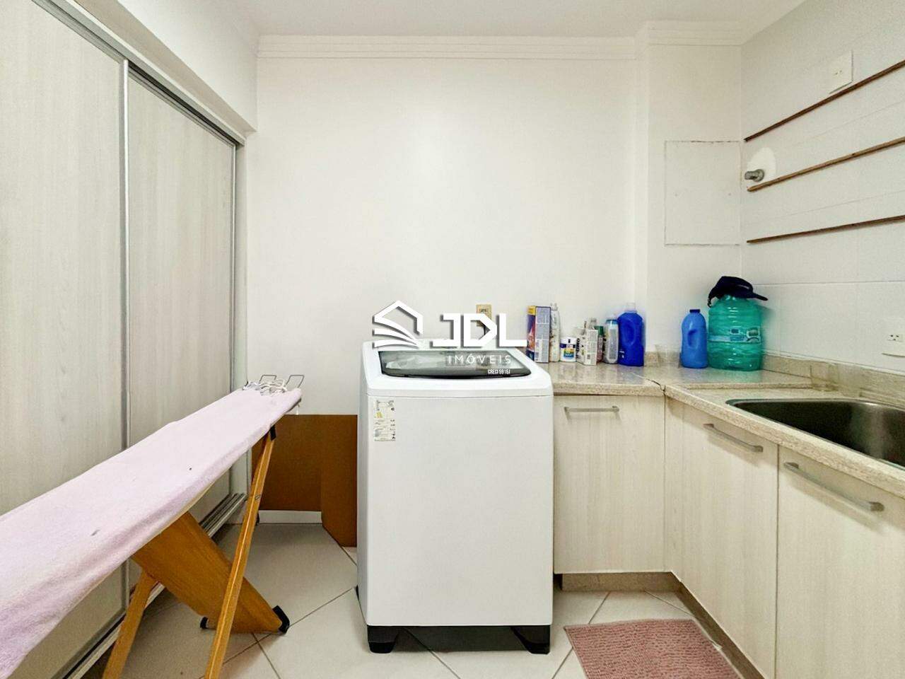 Apartamento à venda no bairro Velha: 