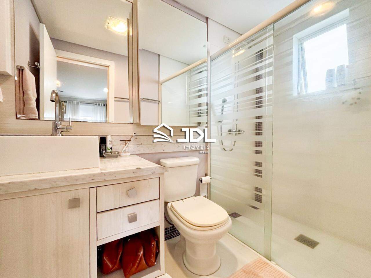 Apartamento à venda no bairro Velha: 