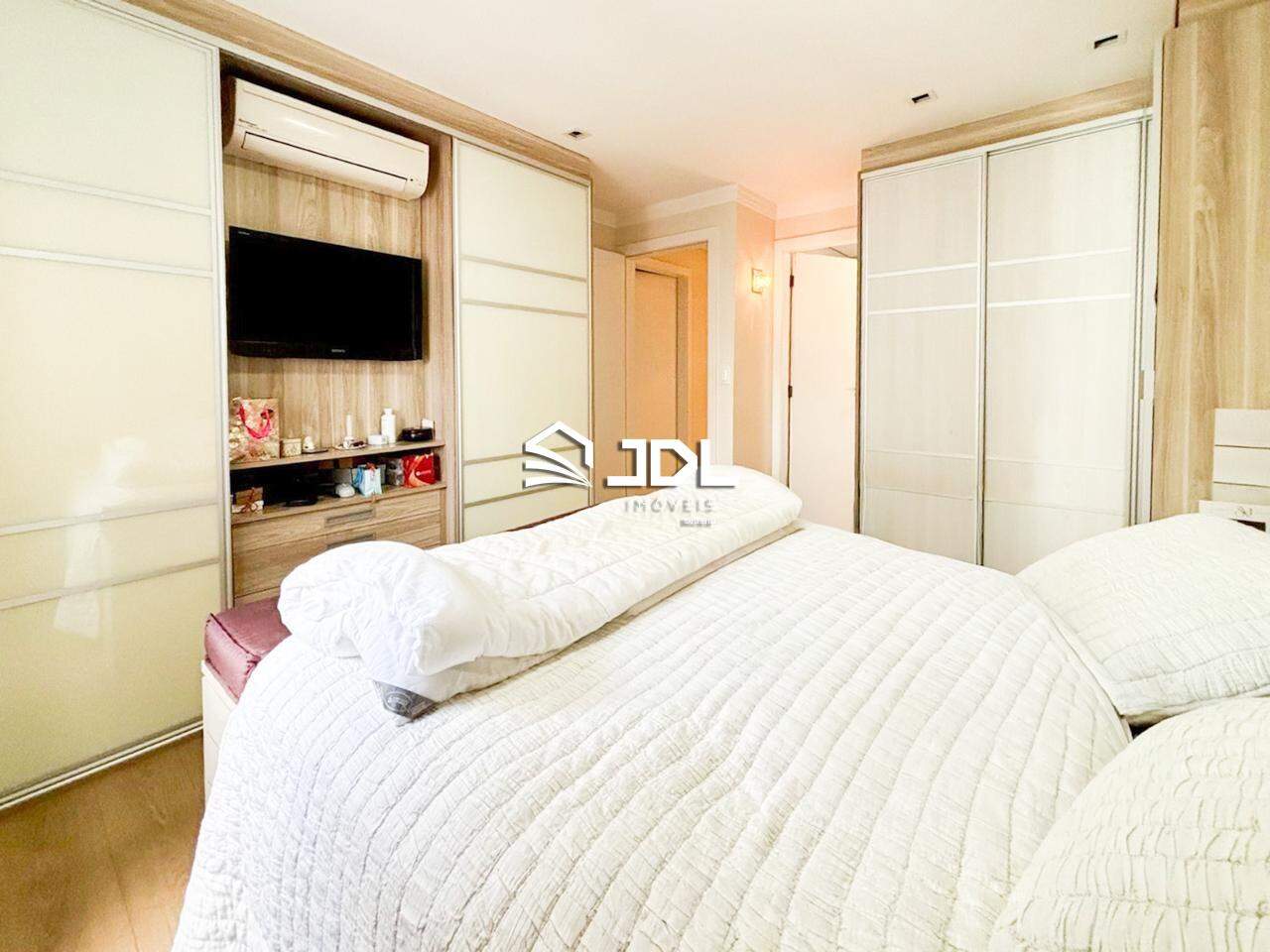 Apartamento à venda no bairro Velha: 