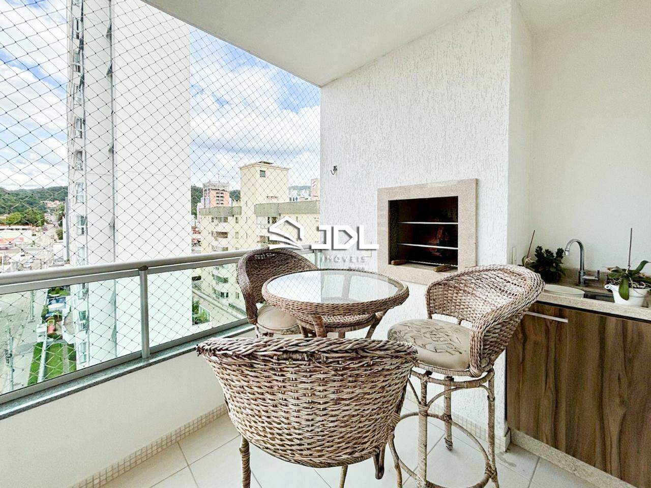 Apartamento à venda no bairro Velha: 