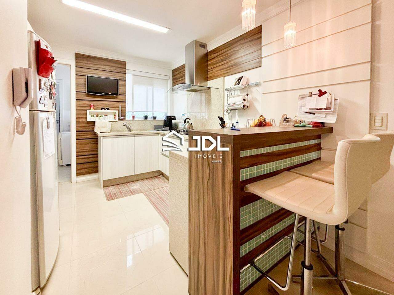 Apartamento à venda no bairro Velha: 