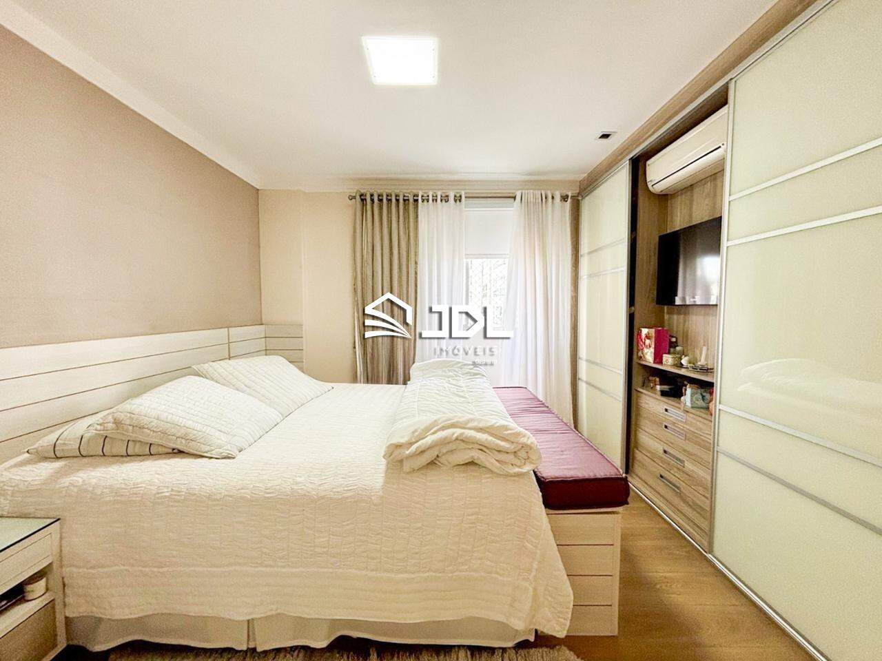 Apartamento à venda no bairro Velha: 