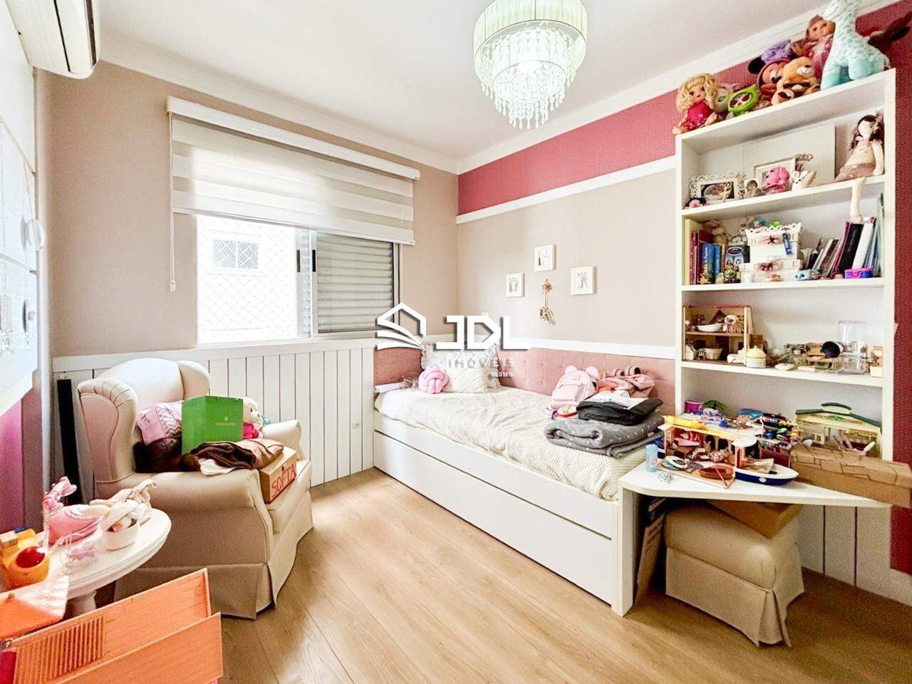 Apartamento à venda no bairro Velha: 