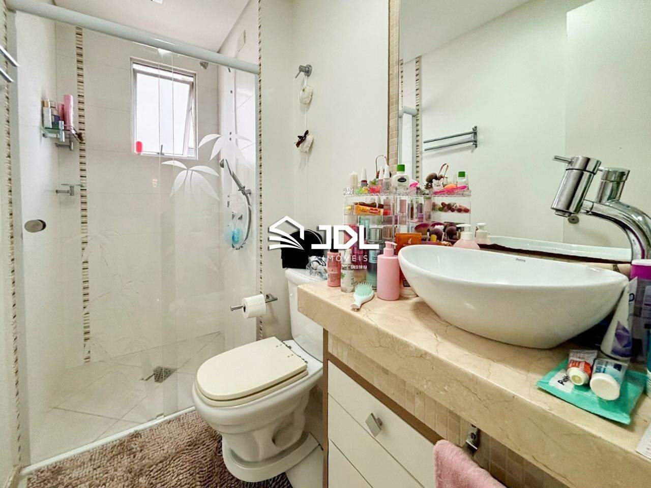 Apartamento à venda no bairro Velha: 