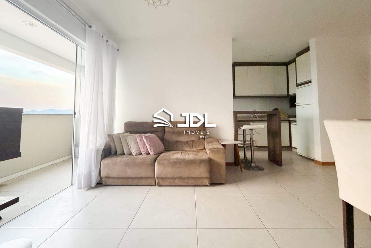 Apartamento à venda no bairro Velha: 