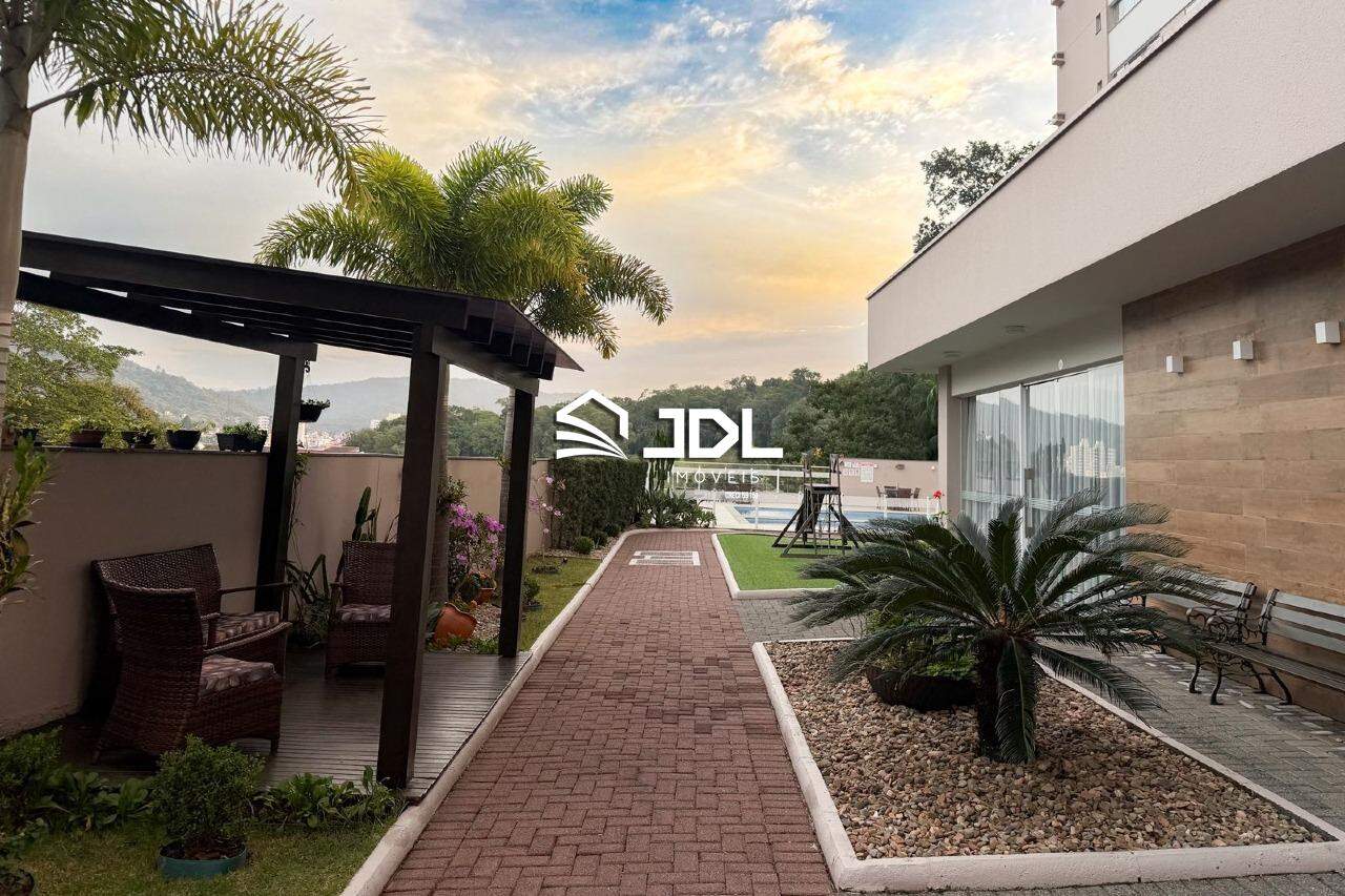 Apartamento à venda no bairro Velha: 