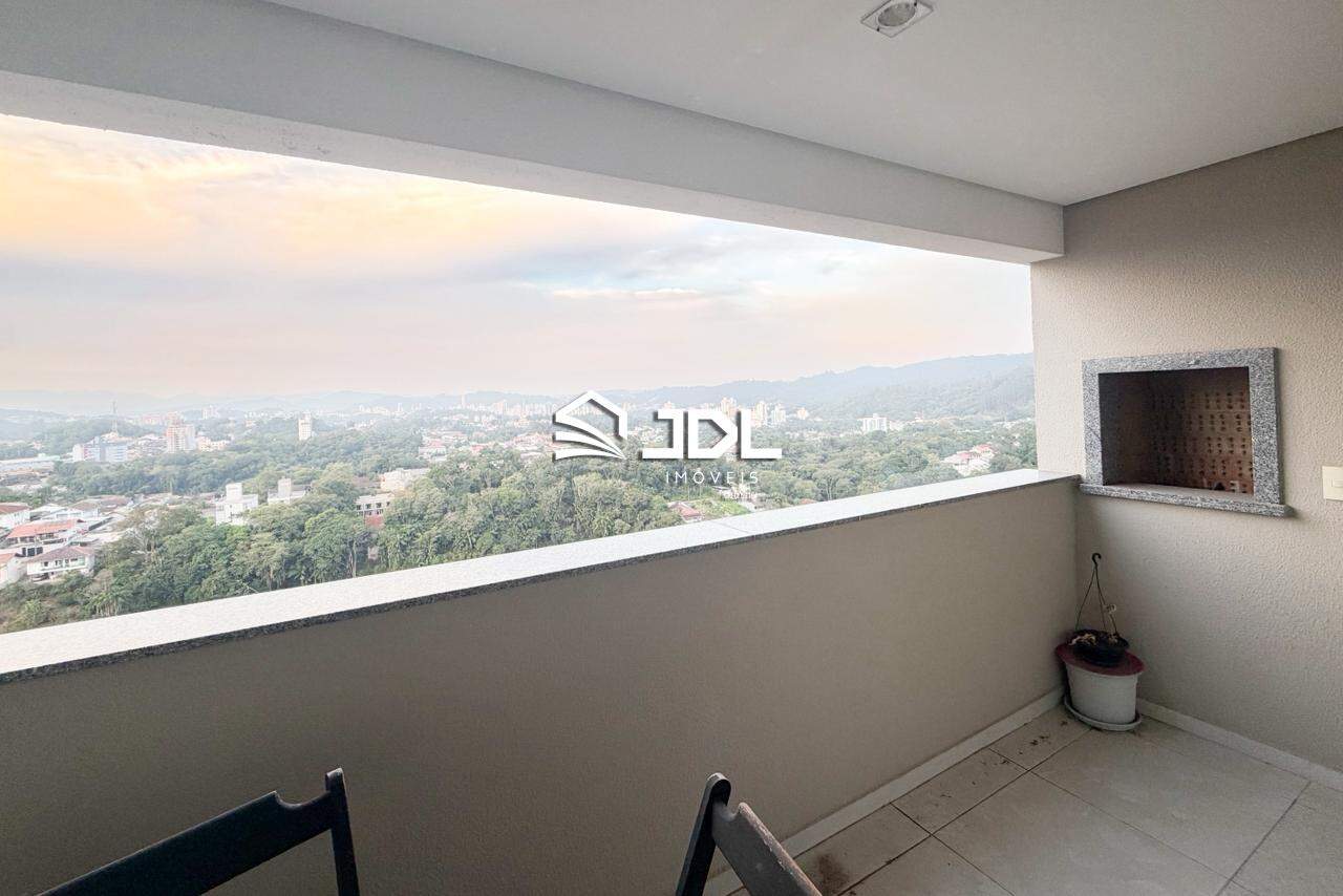 Apartamento à venda no bairro Velha: 