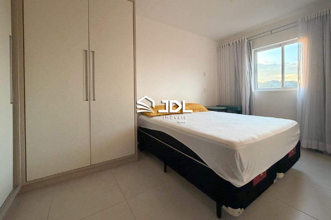 Apartamento à venda no bairro Velha: 