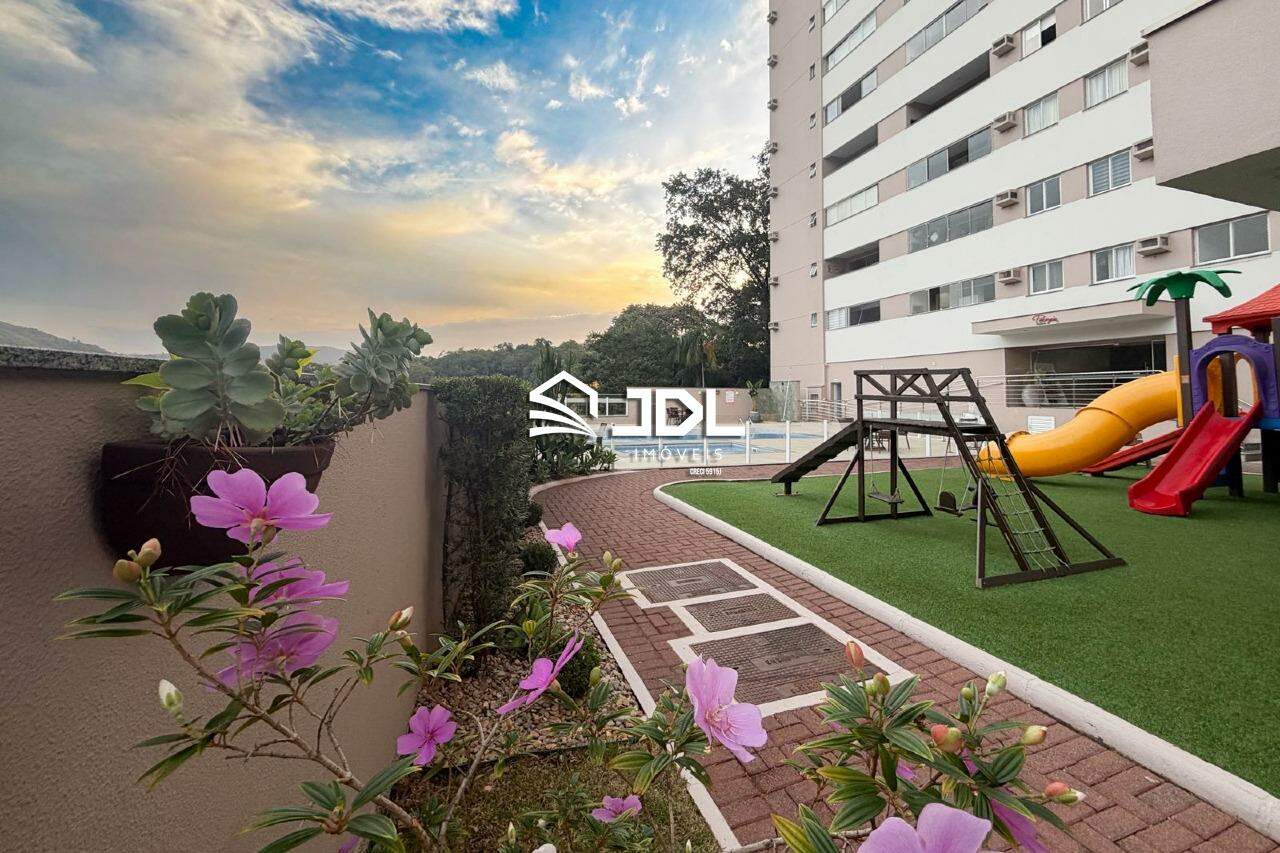 Apartamento à venda no bairro Velha: 