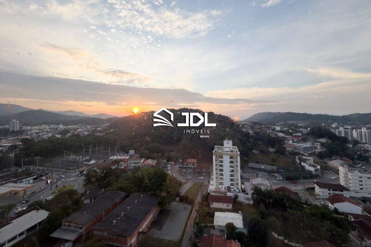 Apartamento à venda no bairro Velha: 
