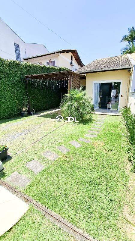 Casa à venda no bairro Itoupava Central: 