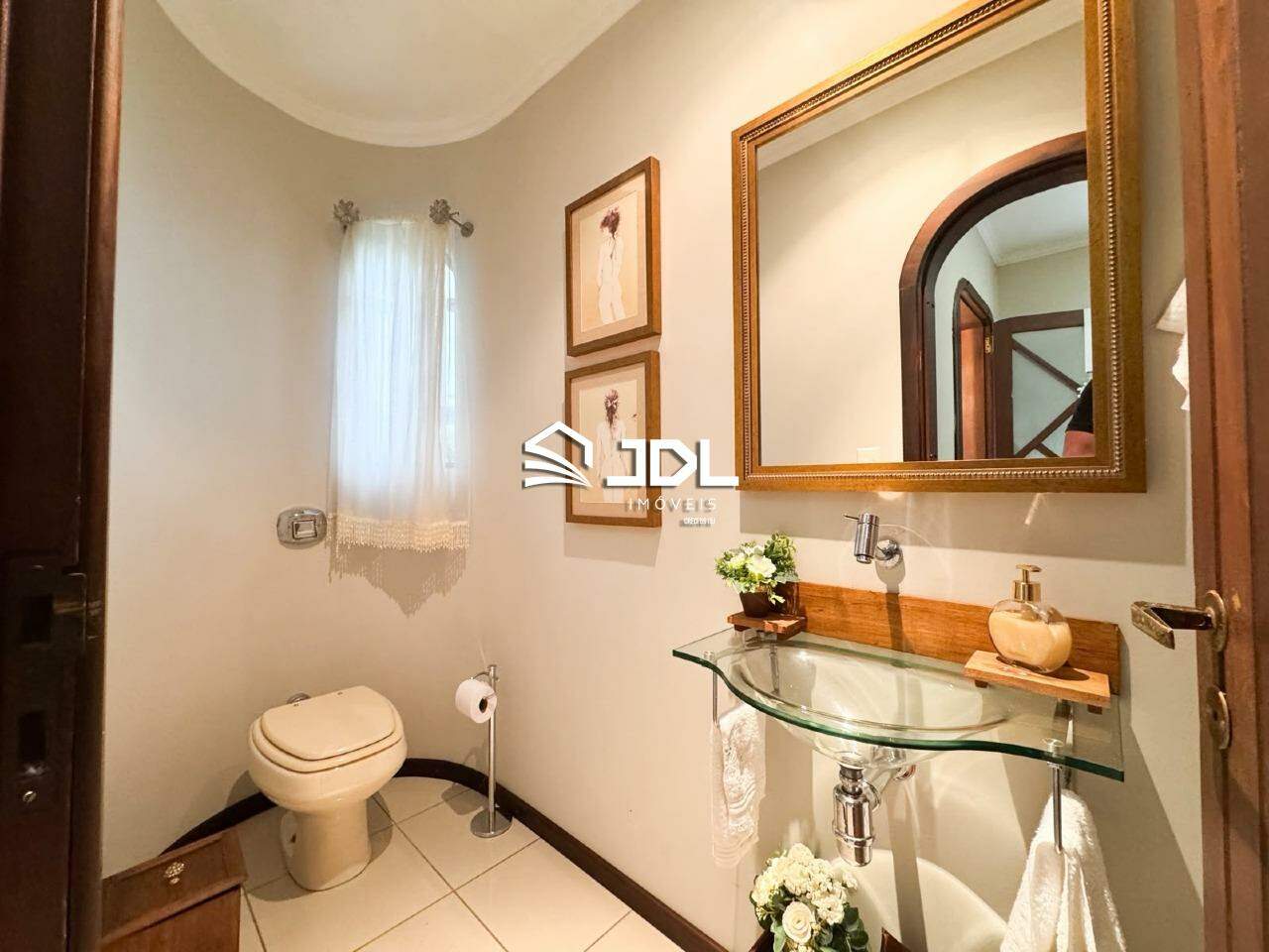 Casa à venda no bairro Ponta Aguda: 