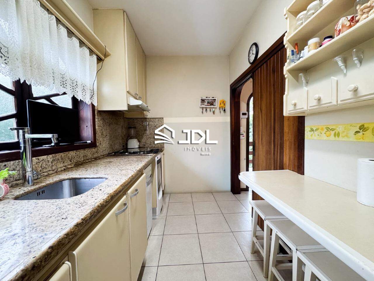 Casa à venda no bairro Ponta Aguda: