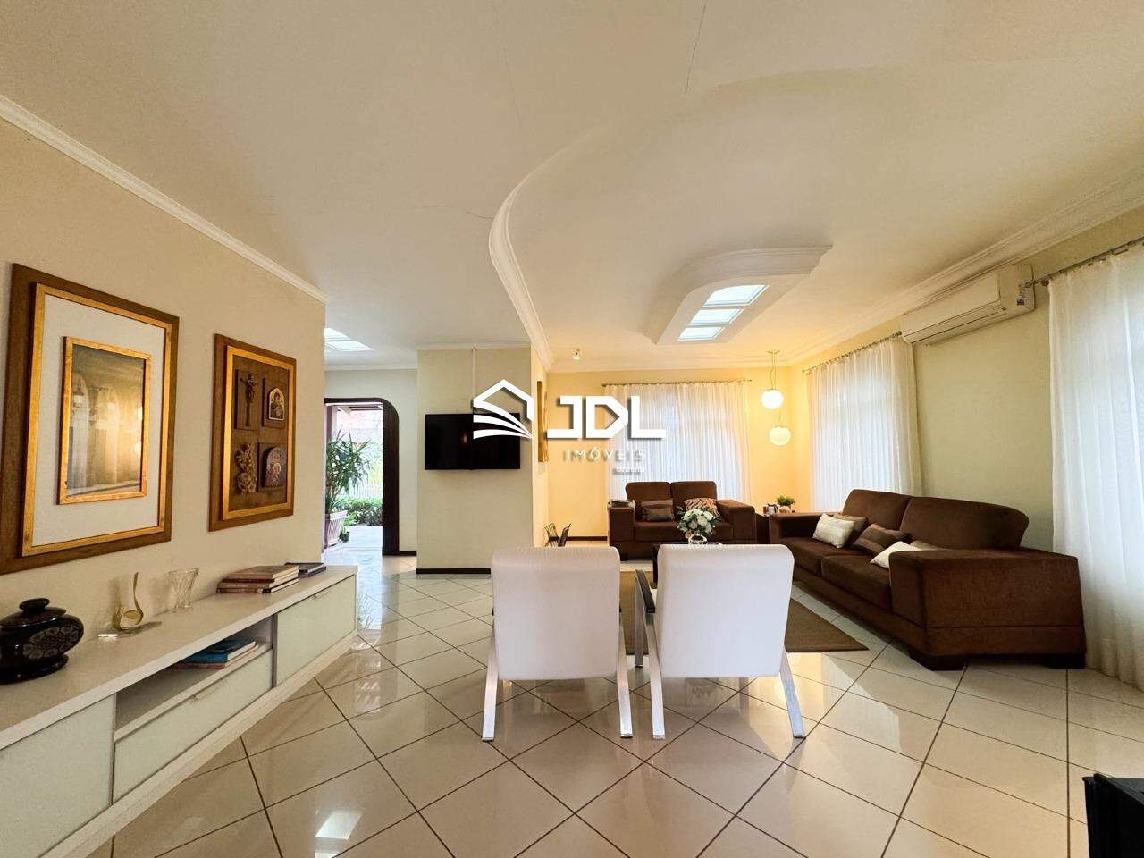 Casa à venda no bairro Ponta Aguda: