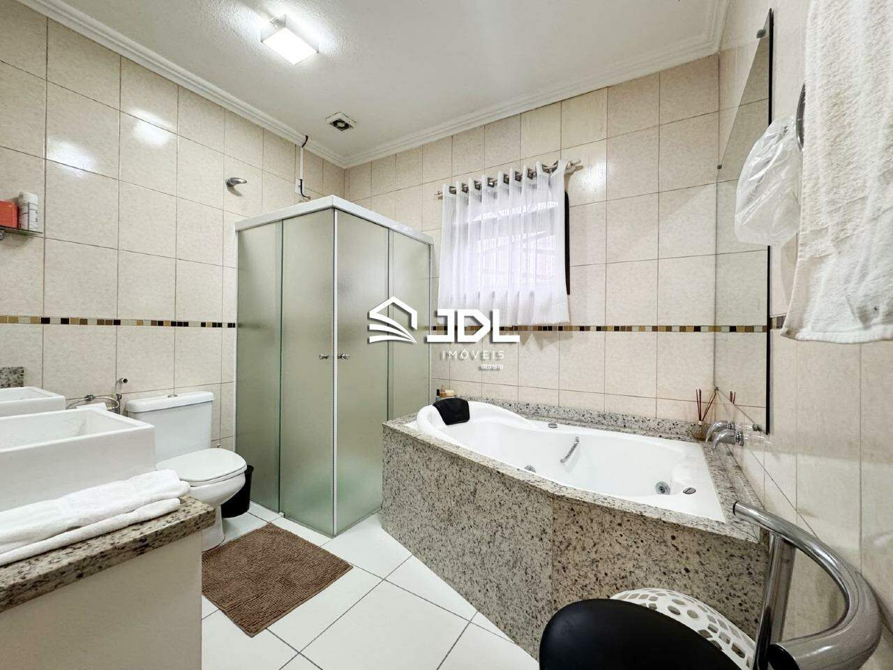 Casa à venda no bairro Ponta Aguda: