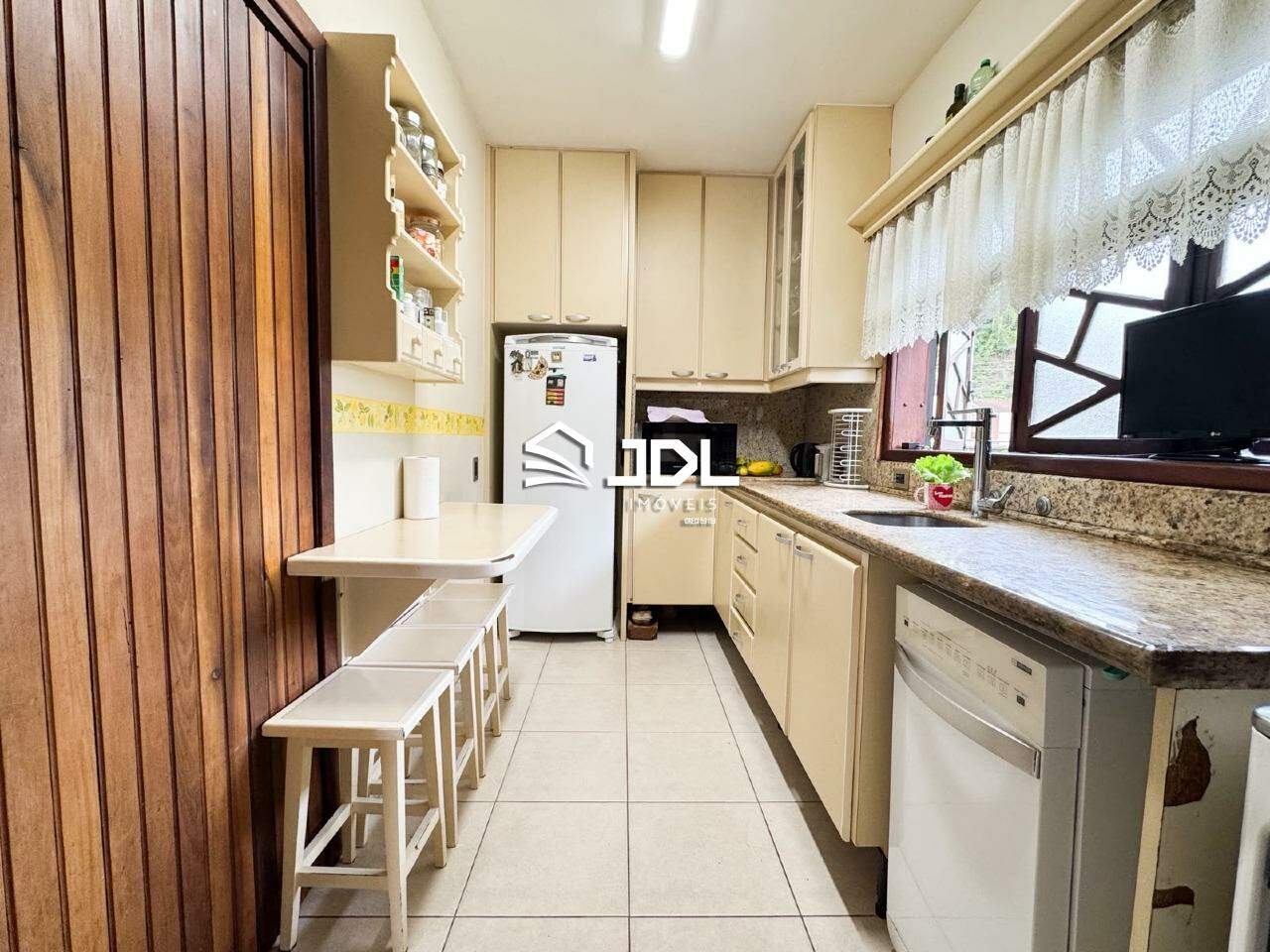 Casa à venda no bairro Ponta Aguda: