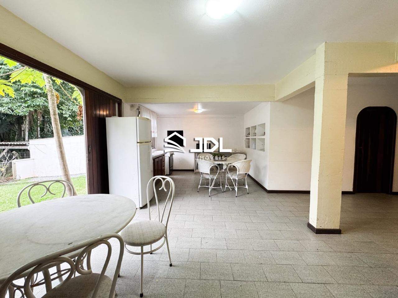 Casa à venda no bairro Ponta Aguda: