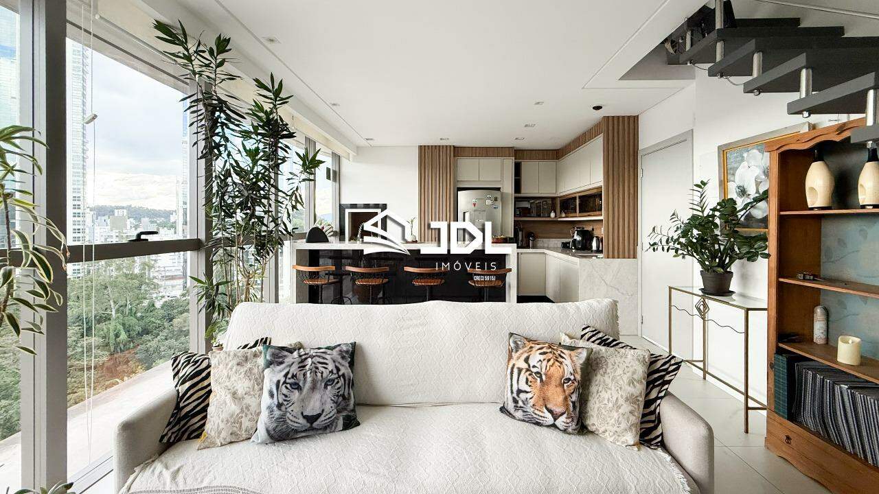 Apartamento Duplex à venda no bairro Victor Konder: