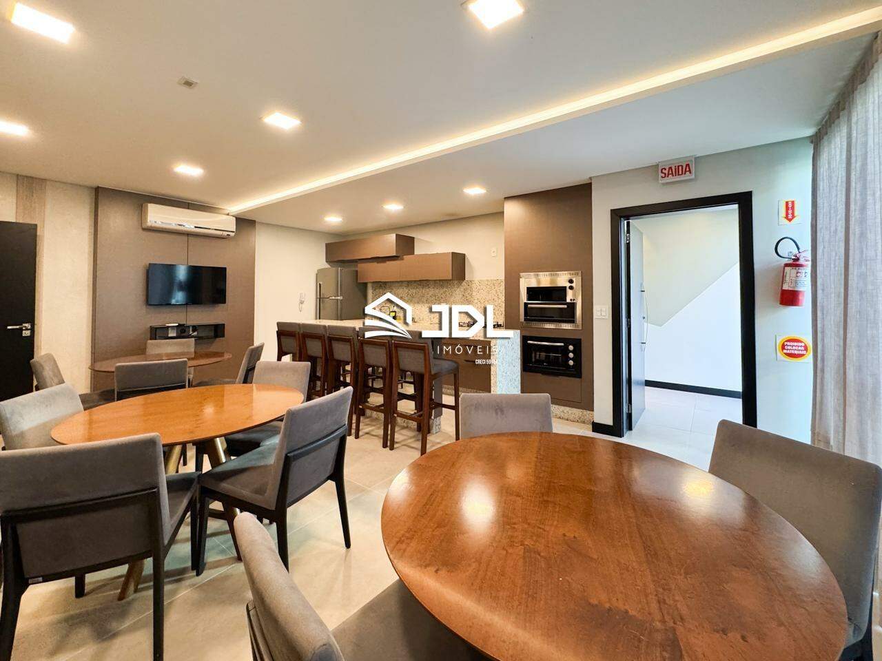 Apartamento à venda no bairro Velha: 