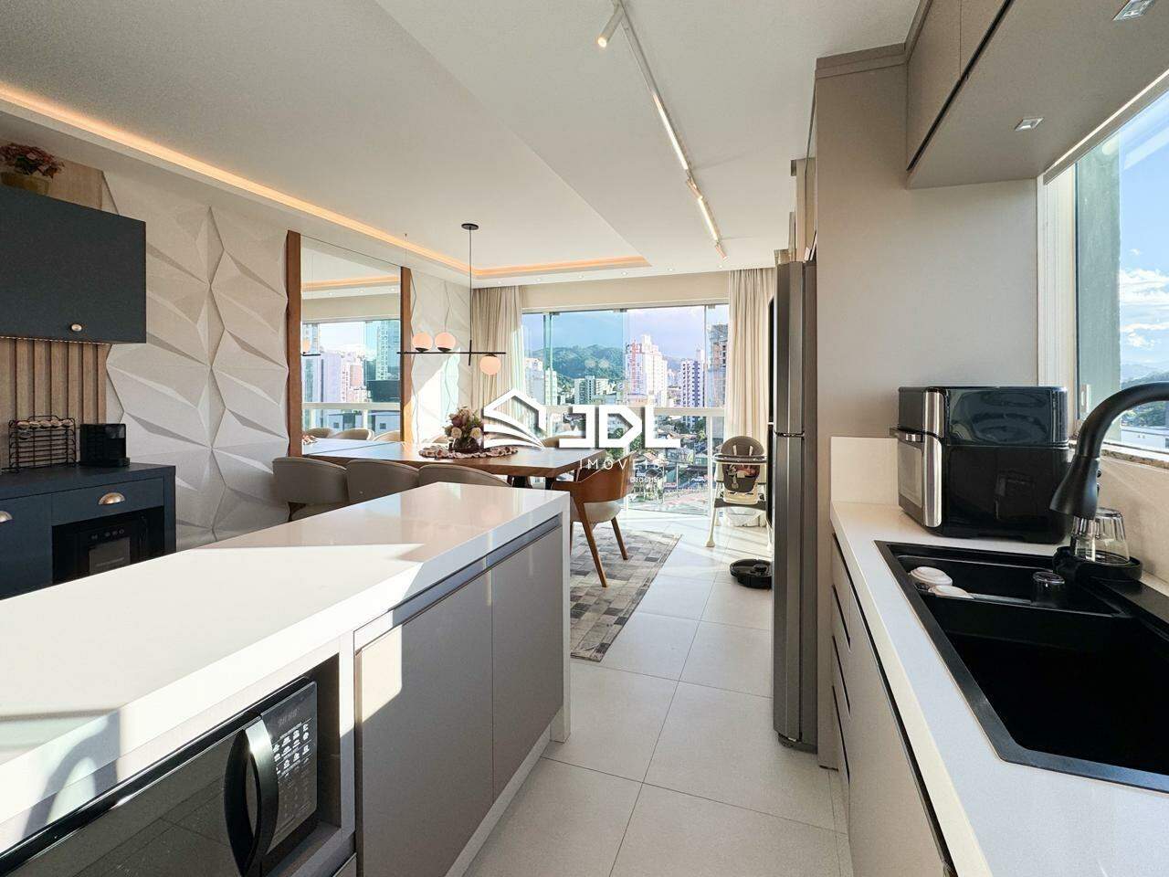 Apartamento à venda no bairro Velha: 