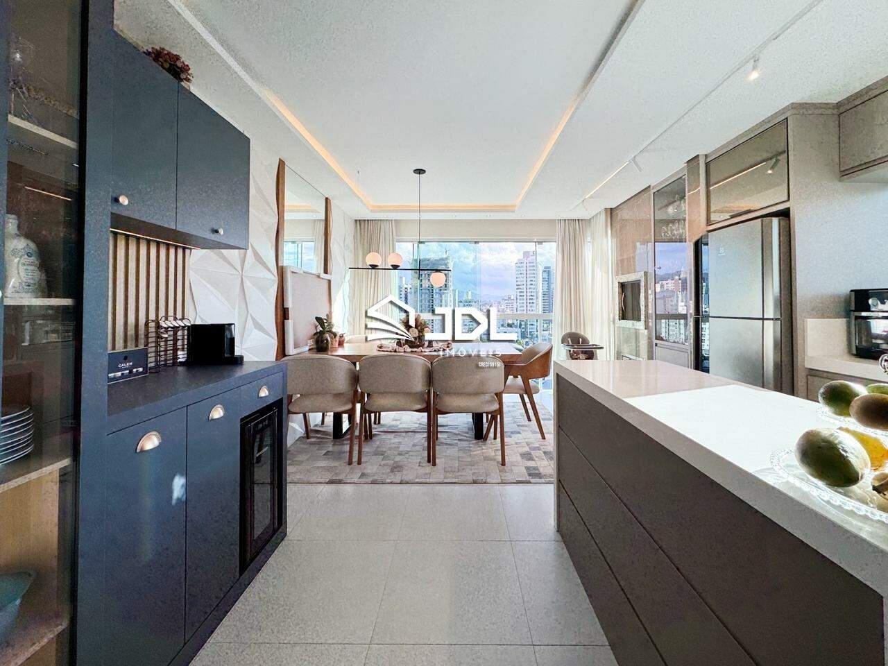 Apartamento à venda no bairro Velha: 
