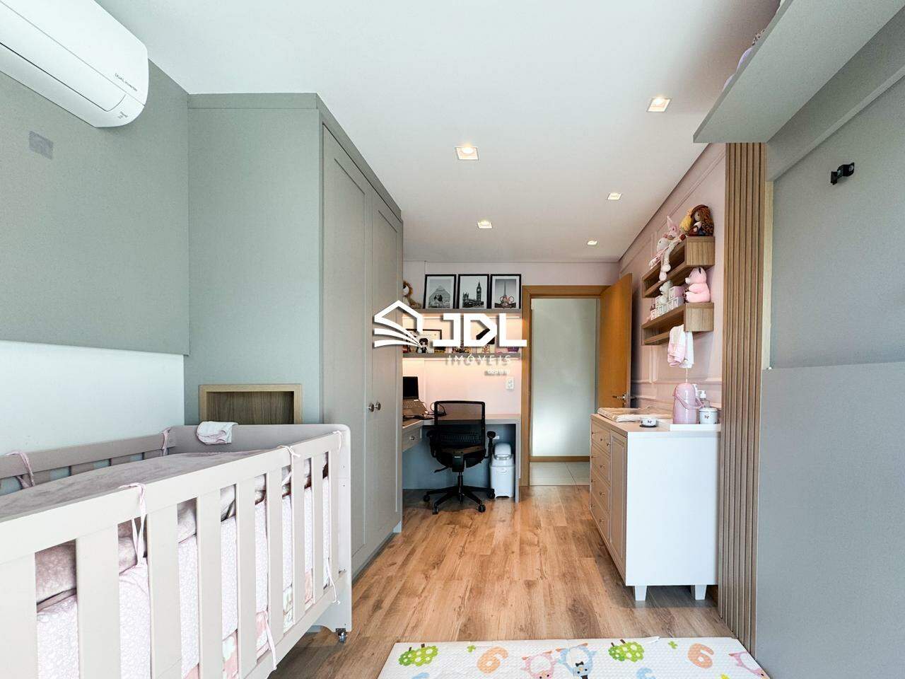 Apartamento à venda no bairro Velha: 