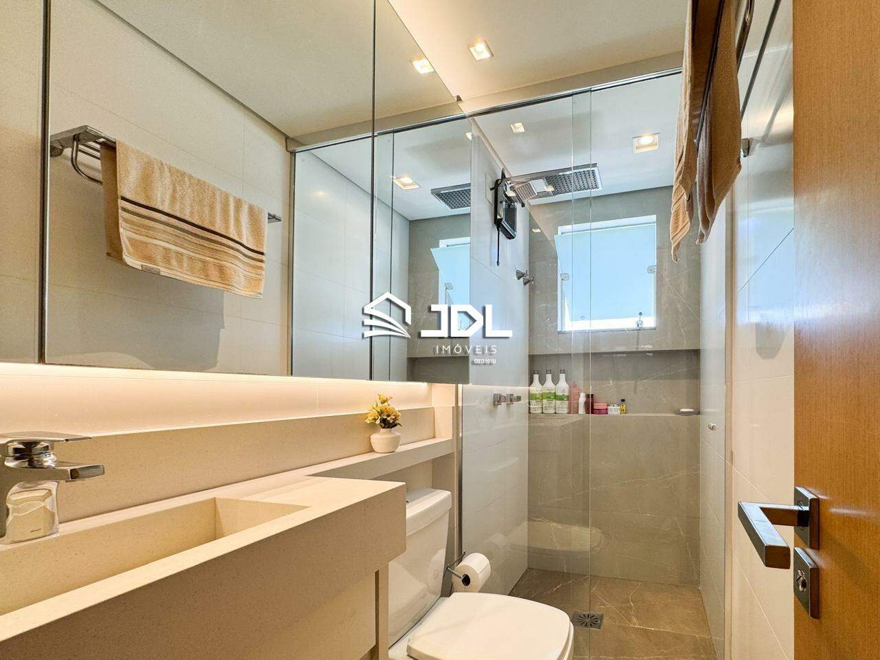 Apartamento à venda no bairro Velha: 
