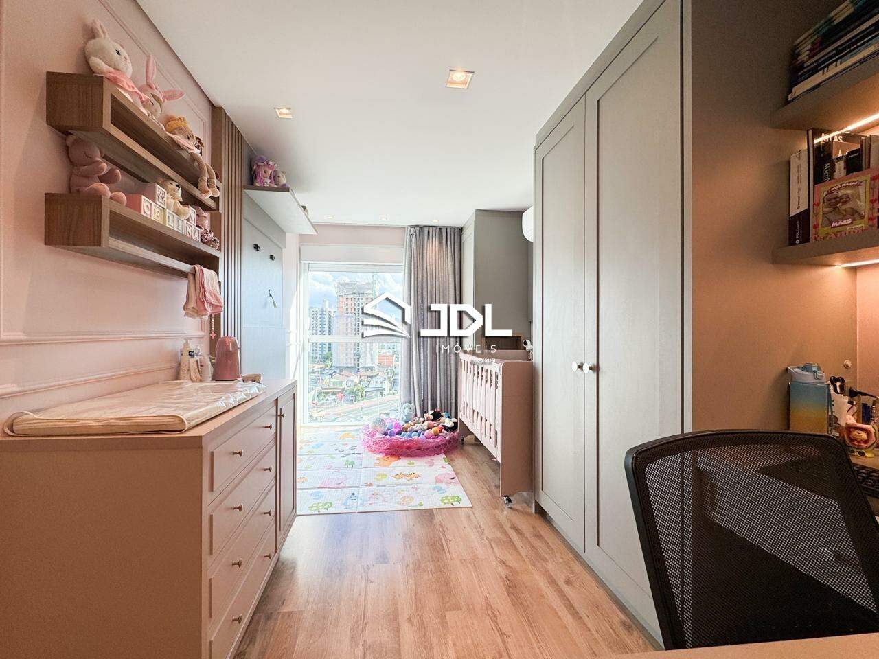 Apartamento à venda no bairro Velha: 