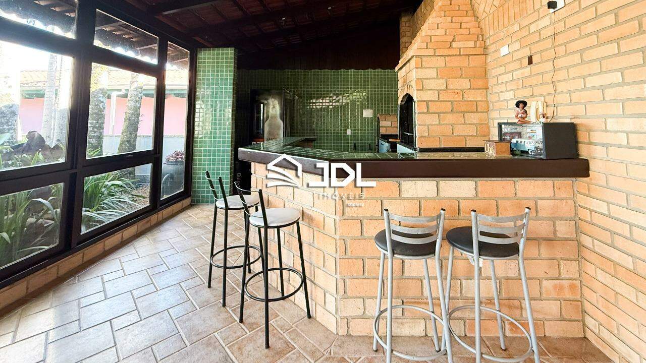 Casa à venda no bairro Ponta Aguda: 