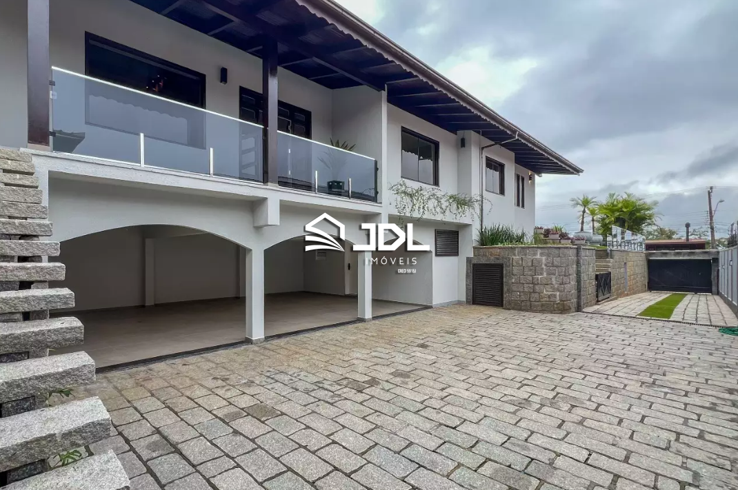 Casa à venda no bairro Ponta Aguda: 