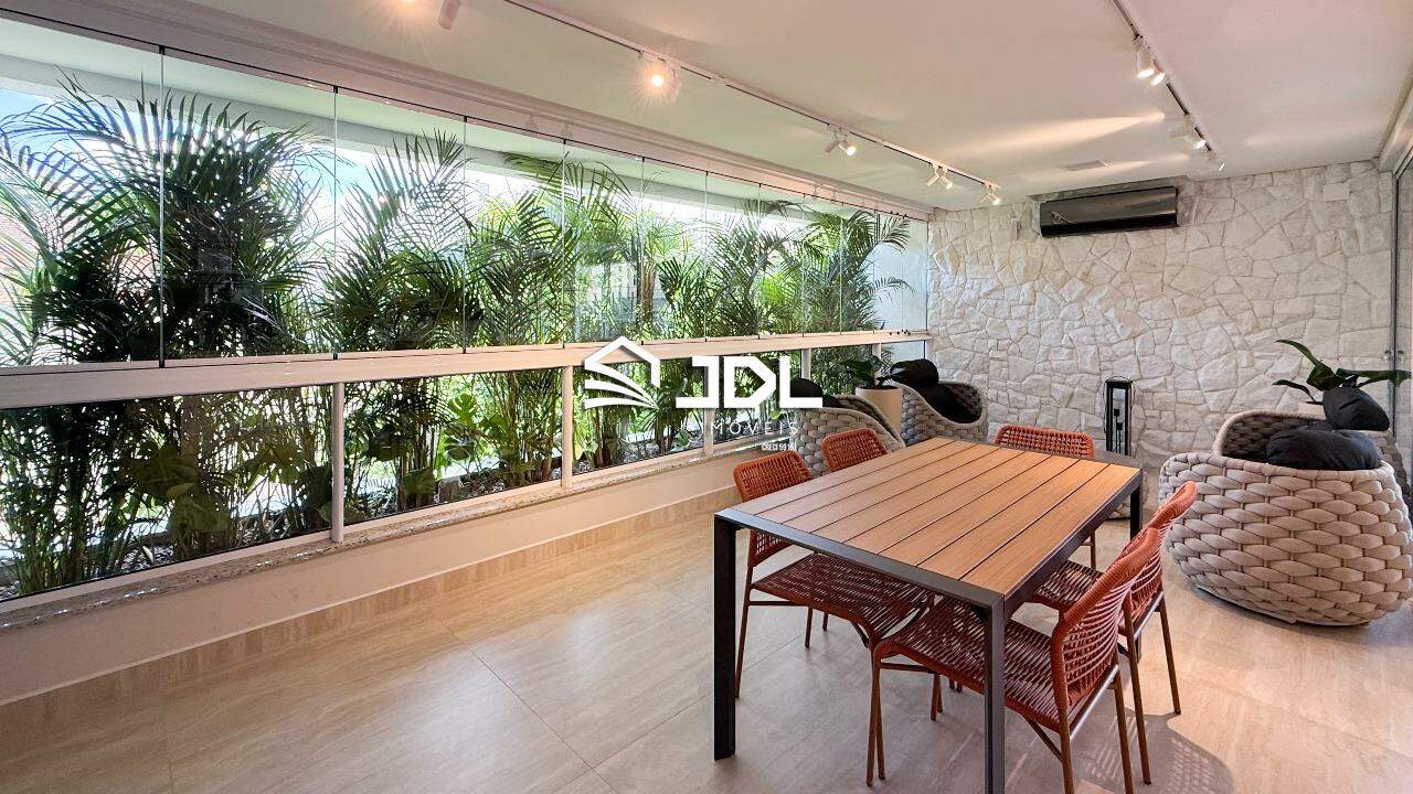 Apartamento à venda no bairro Vila Nova:
