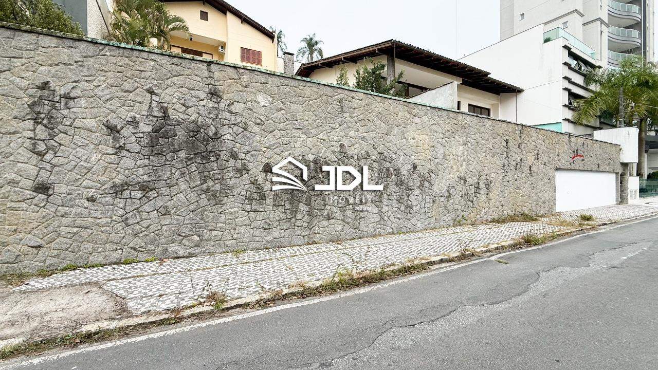 Casa à venda no bairro Jardim Blumenau: 