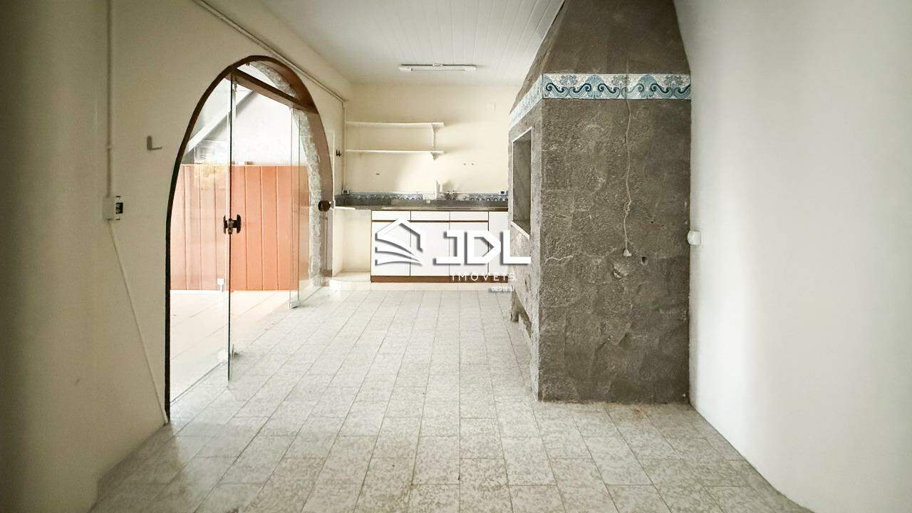 Casa à venda no bairro Jardim Blumenau: 