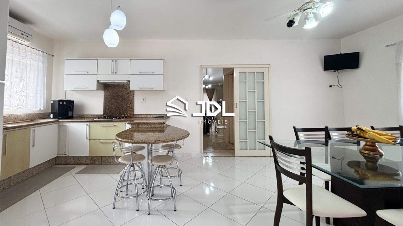 Casa à venda no bairro Velha: 