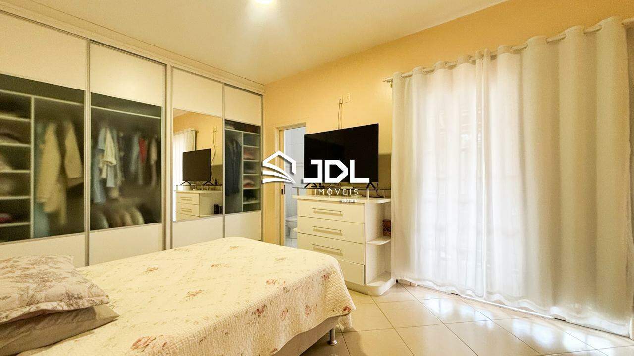 Casa à venda no bairro Velha: 