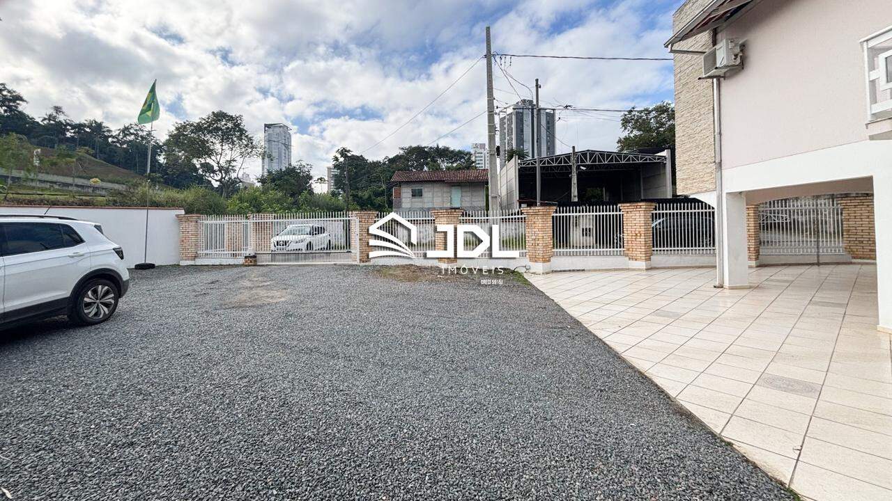 Casa à venda no bairro Velha: 