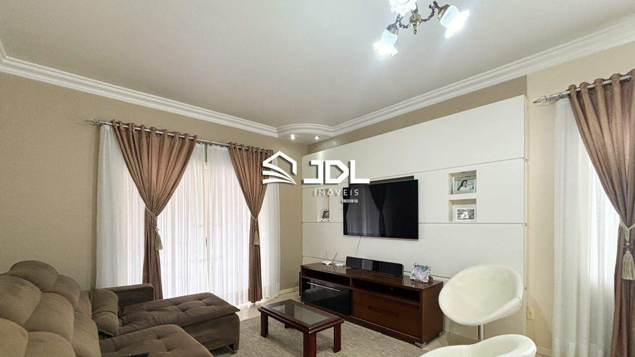 Casa à venda no bairro Velha: 