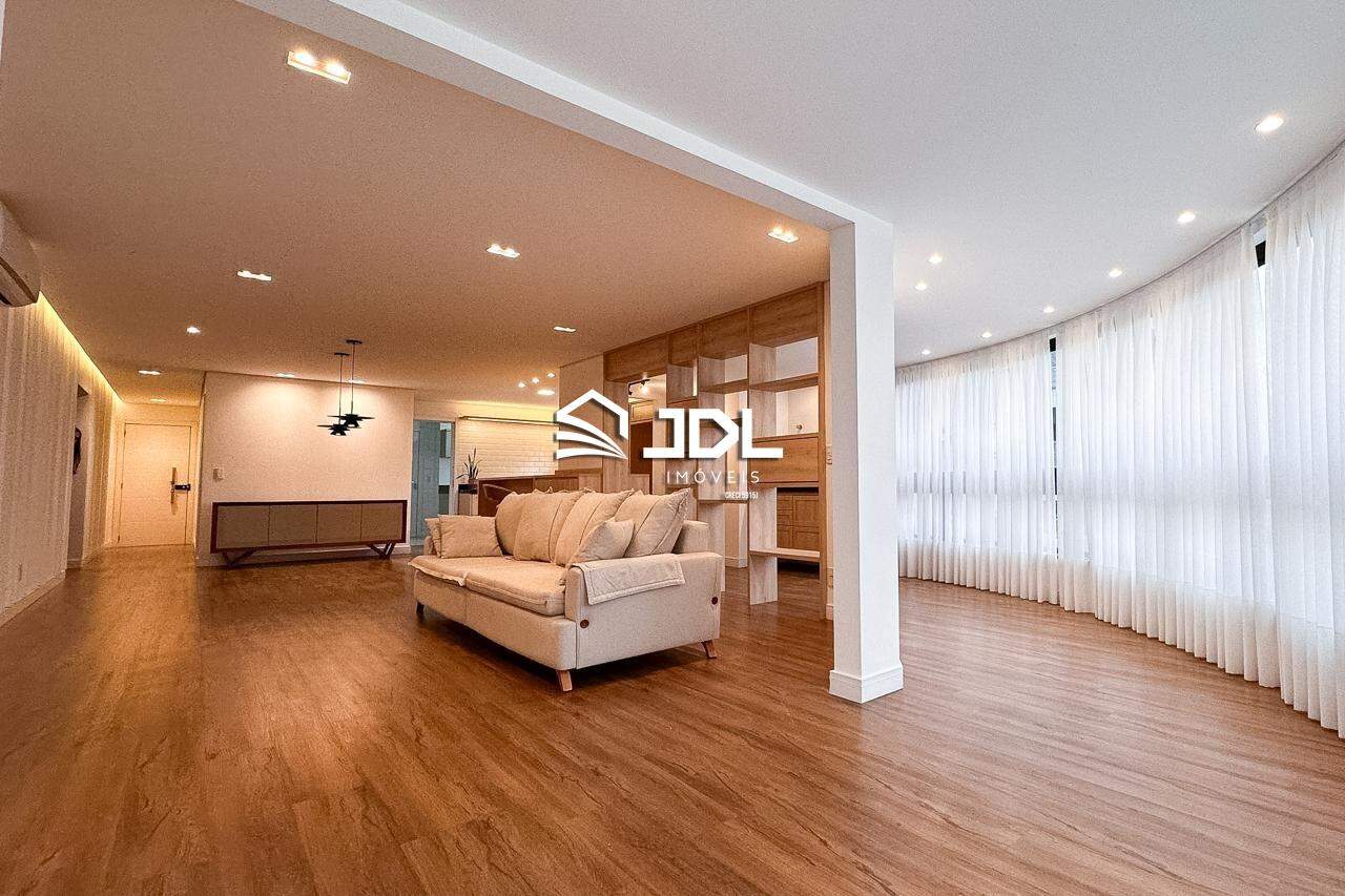 Apartamento à venda no bairro Victor Konder: 