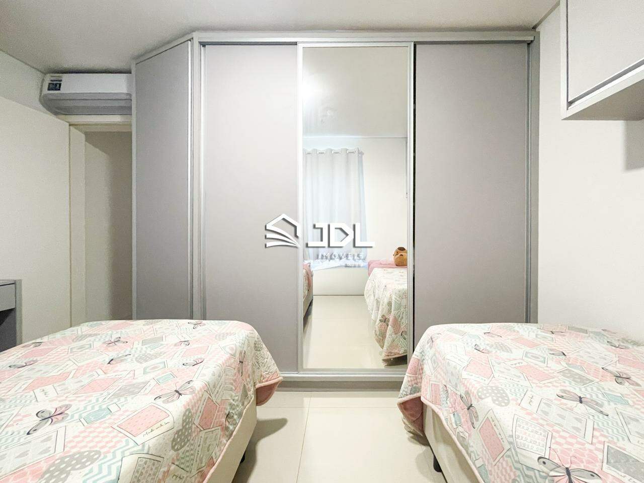 Apartamento à venda no bairro Velha: 
